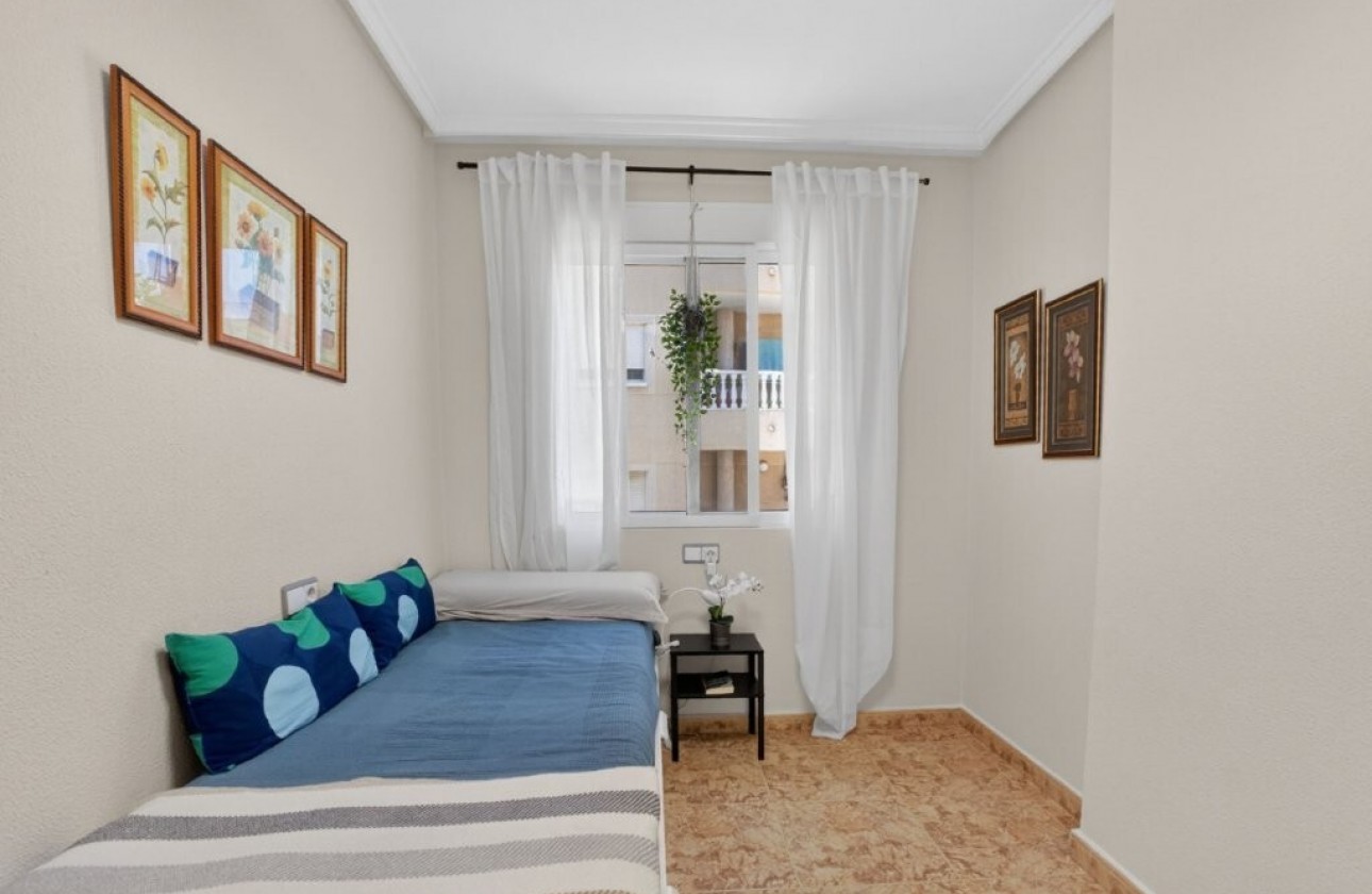 Resale - Apartment / flat - Torrevieja - Costa Blanca