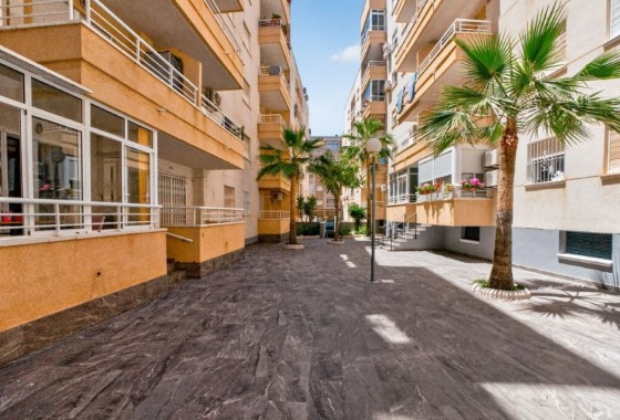 Resale - Apartment / flat - Torrevieja - Costa Blanca