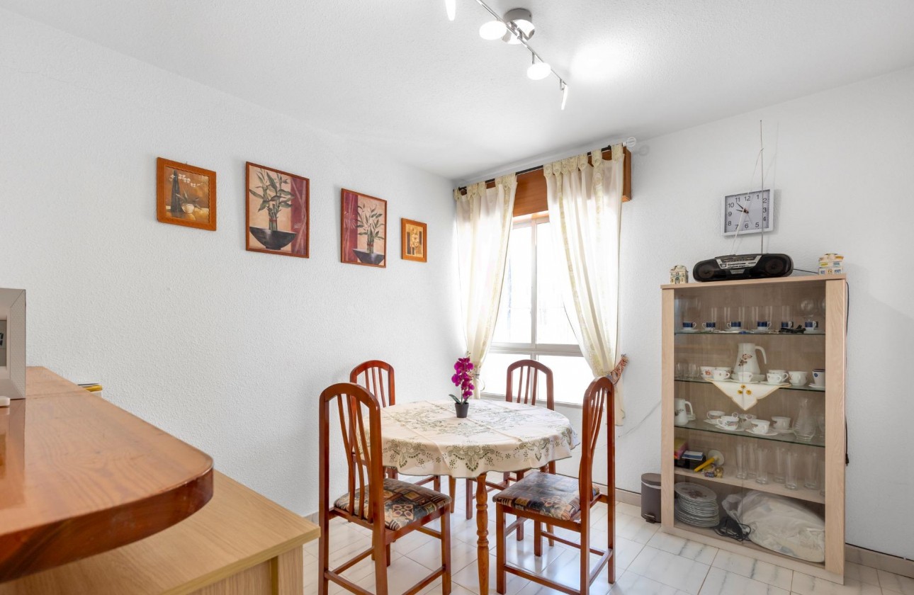 Resale - Bungalow - Torrevieja - Centro