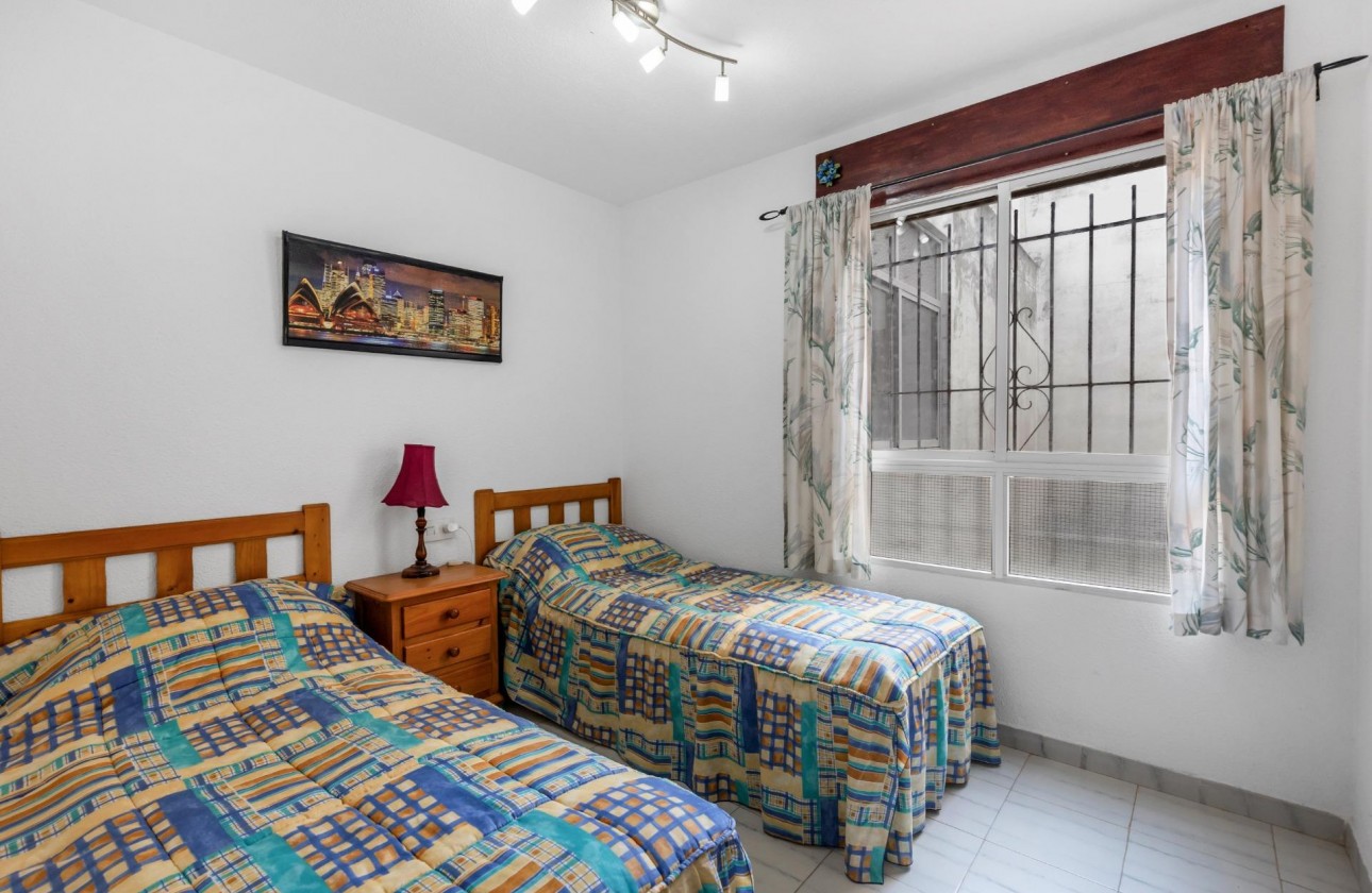 Resale - Bungalow - Torrevieja - Centro