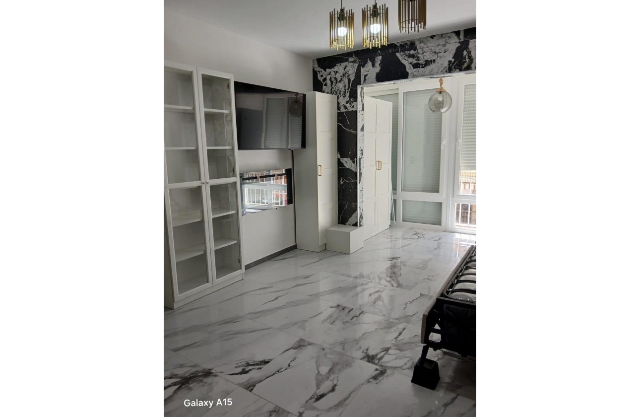 Resale - Apartment / flat - Torrevieja - Centro