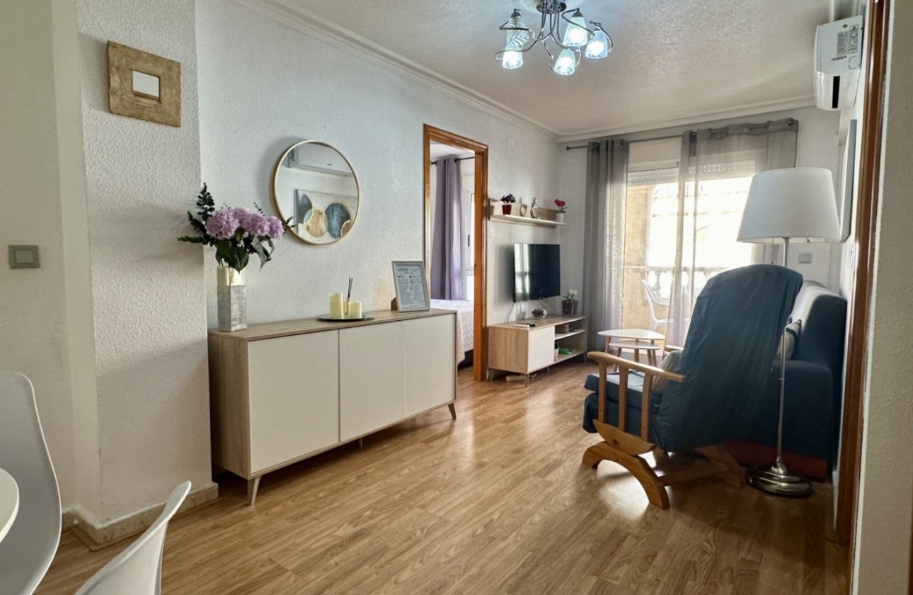 Resale - Apartment / flat - Torrevieja - Costa Blanca
