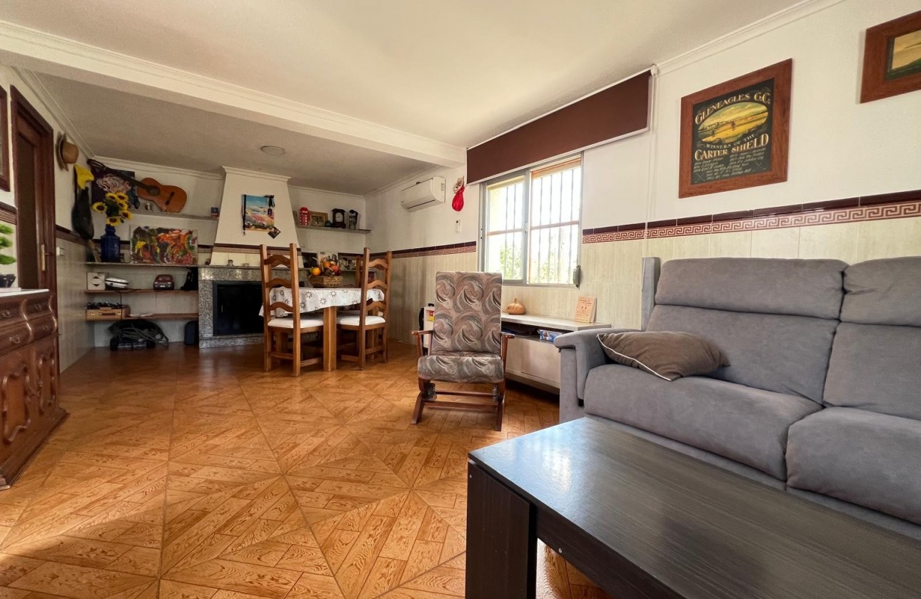 Reventa - Property - Algueña - Inland