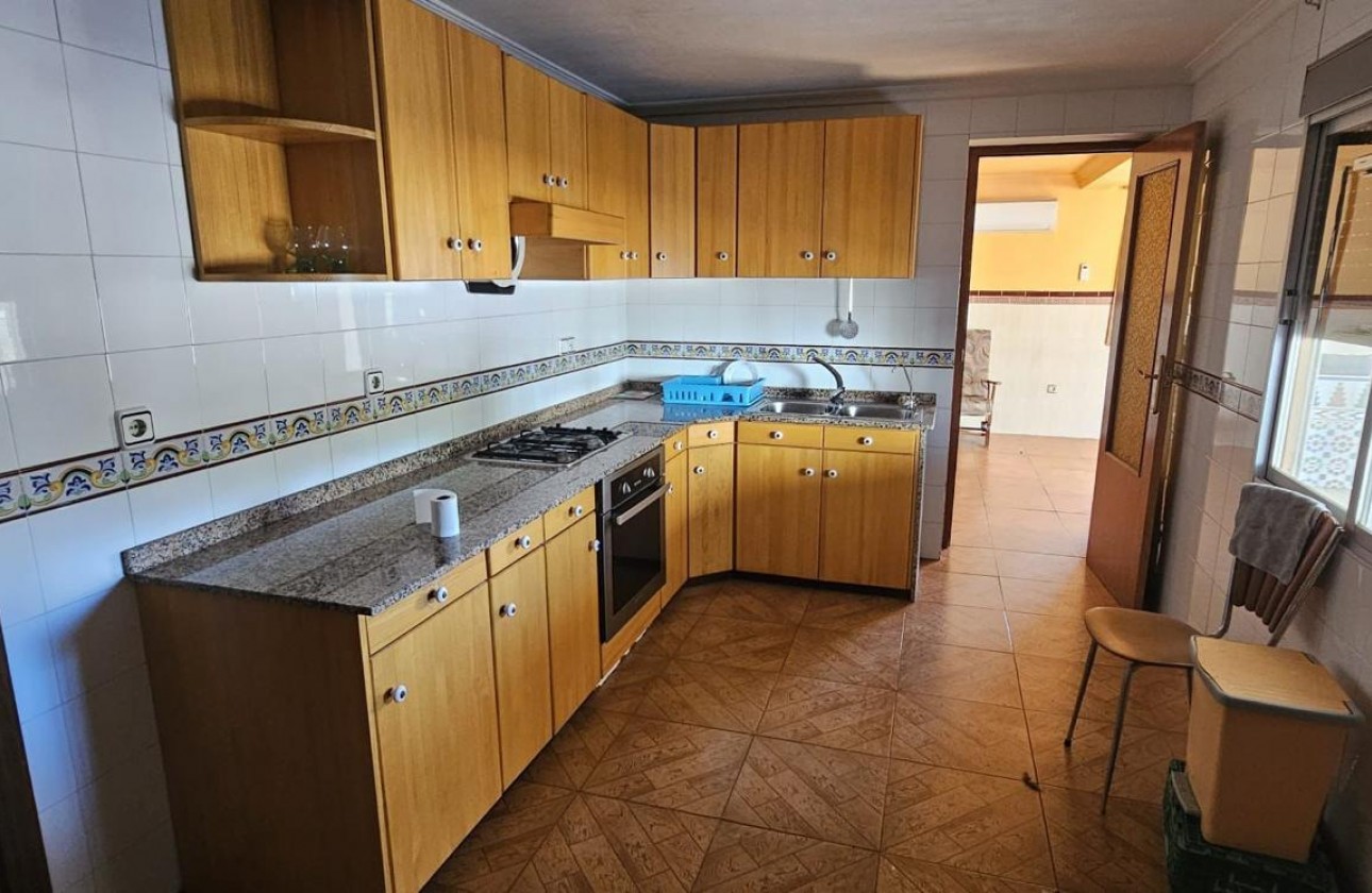 Reventa - Property - Algueña - Inland