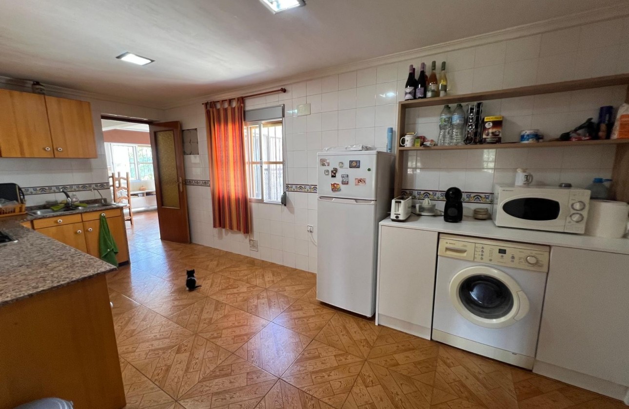 Reventa - Property - Algueña - Inland