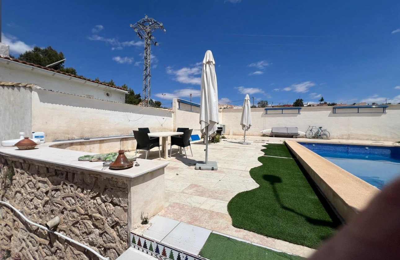 Reventa - Property - Algueña - Inland