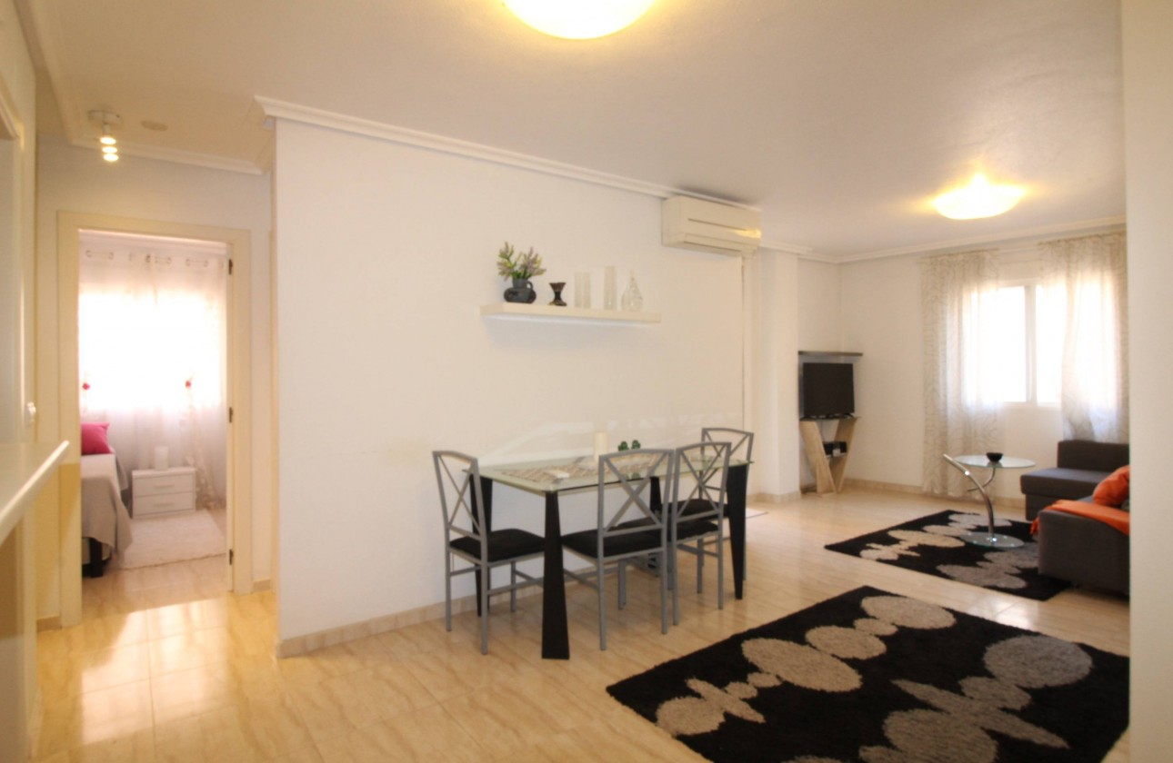 Resale - Apartment / flat - Torrevieja - Centro