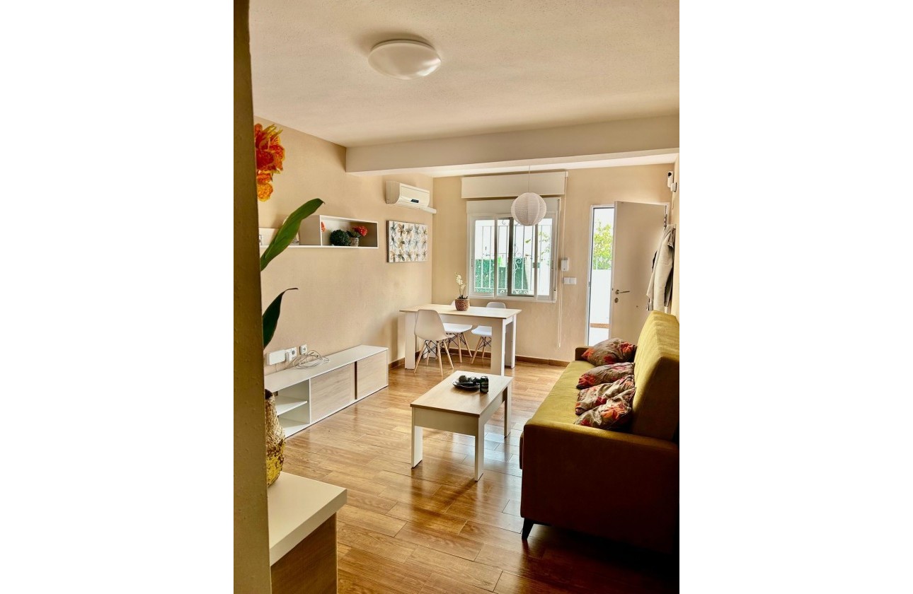 Resale - Apartment / flat - Torrevieja - Sector 25