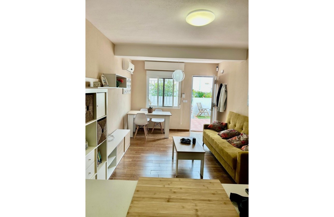 Resale - Apartment / flat - Torrevieja - Sector 25