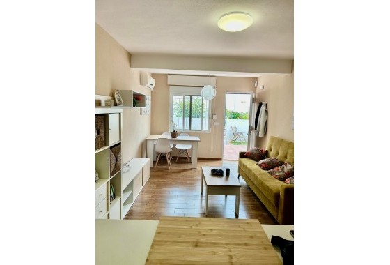 Resale - Apartment / flat - Torrevieja - Sector 25