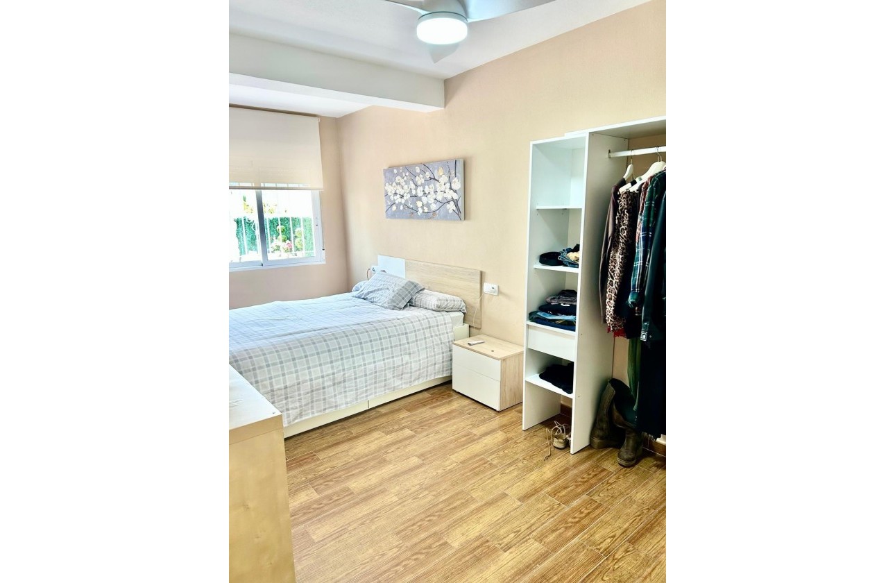 Resale - Apartment / flat - Torrevieja - Sector 25