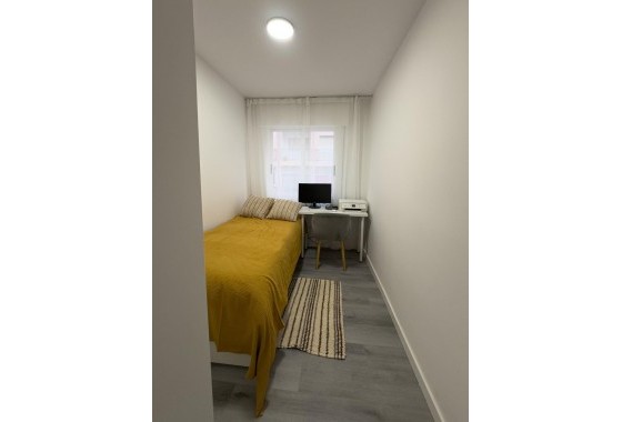 Resale - Apartment / flat - Torrevieja - Centro