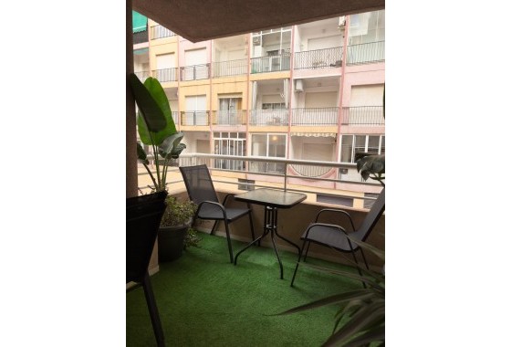 Resale - Apartment / flat - Torrevieja - Centro