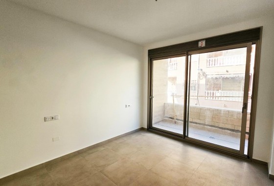 Reventa - Apartamento / piso - Torrevieja - Paseo maritimo