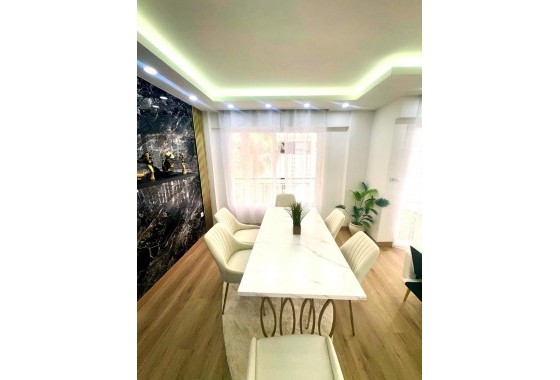 Revente - Appartement - Torrevieja - Centro - Muelle Pesquero