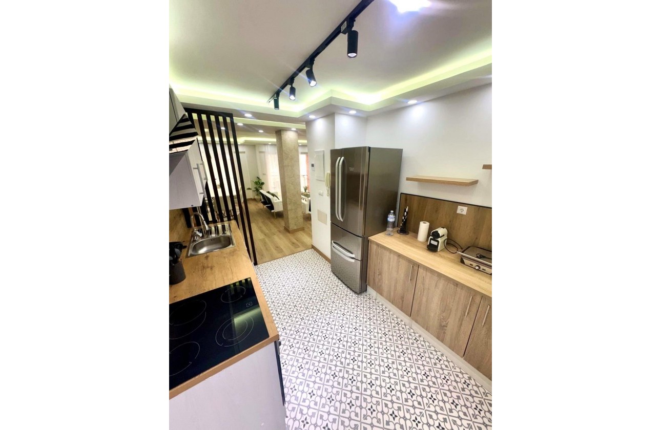 Revente - Appartement - Torrevieja - Centro - Muelle Pesquero