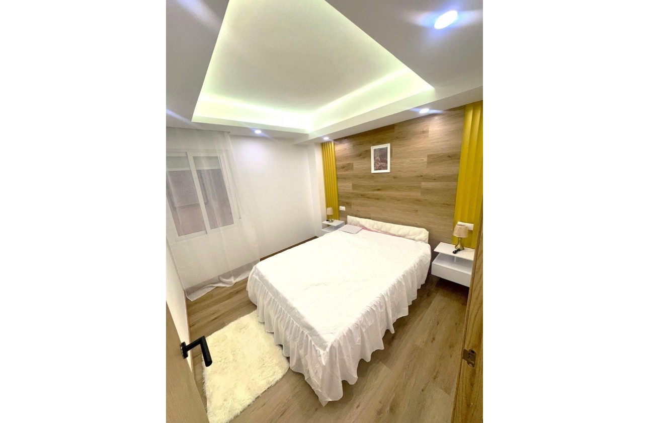Revente - Appartement - Torrevieja - Centro - Muelle Pesquero