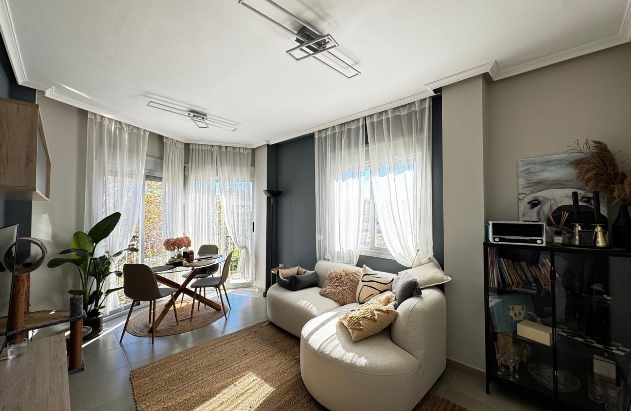 Resale - Apartment / flat - Torrevieja - Playa del Cura
