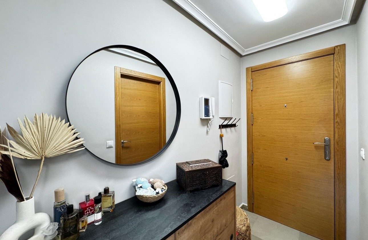 Resale - Apartment / flat - Torrevieja - Playa del Cura