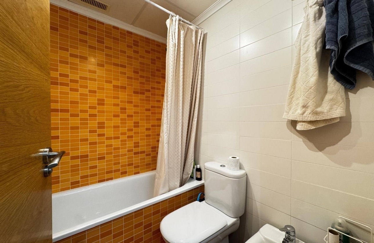 Resale - Apartment / flat - Torrevieja - Playa del Cura
