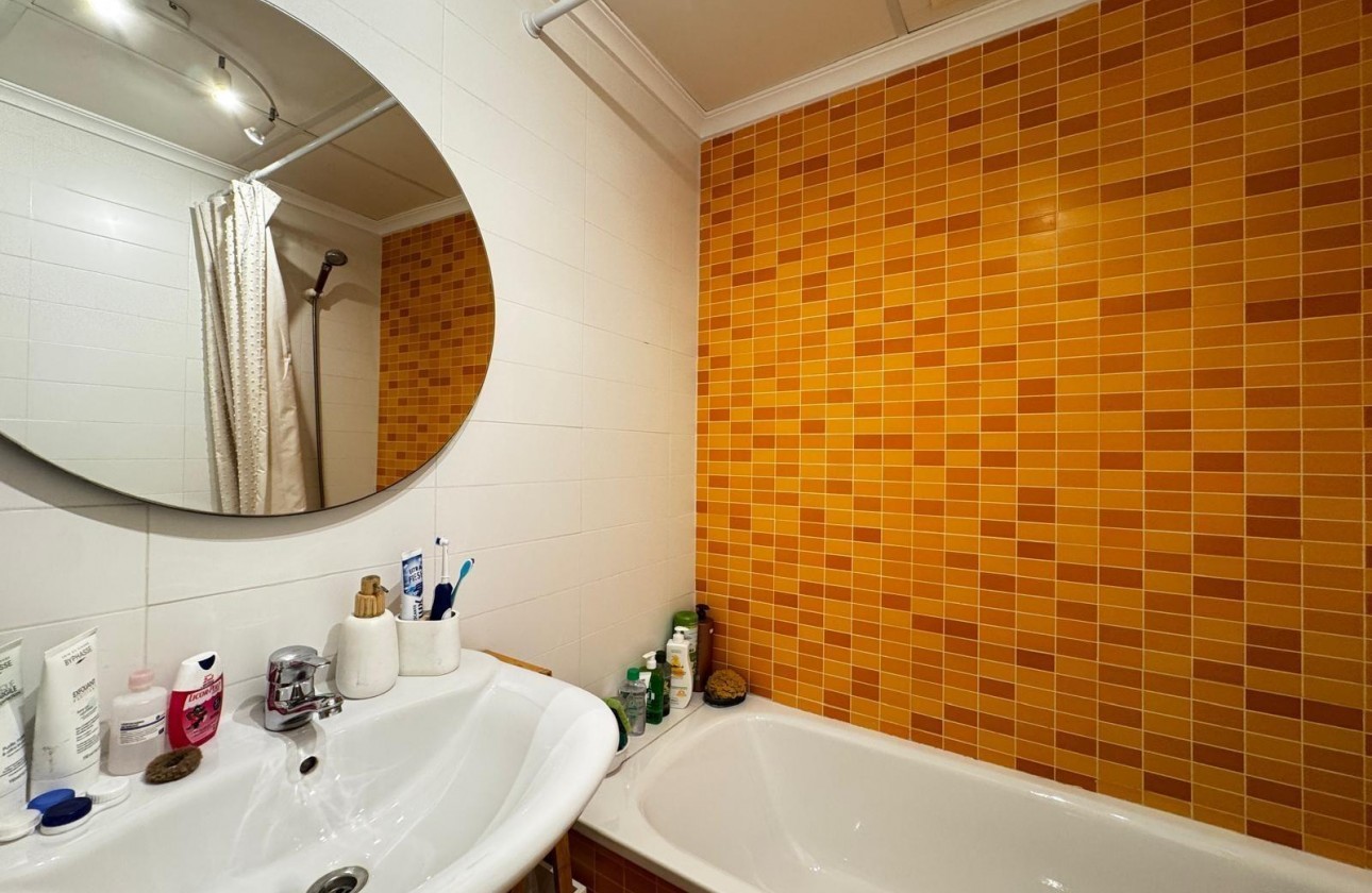 Resale - Apartment / flat - Torrevieja - Playa del Cura