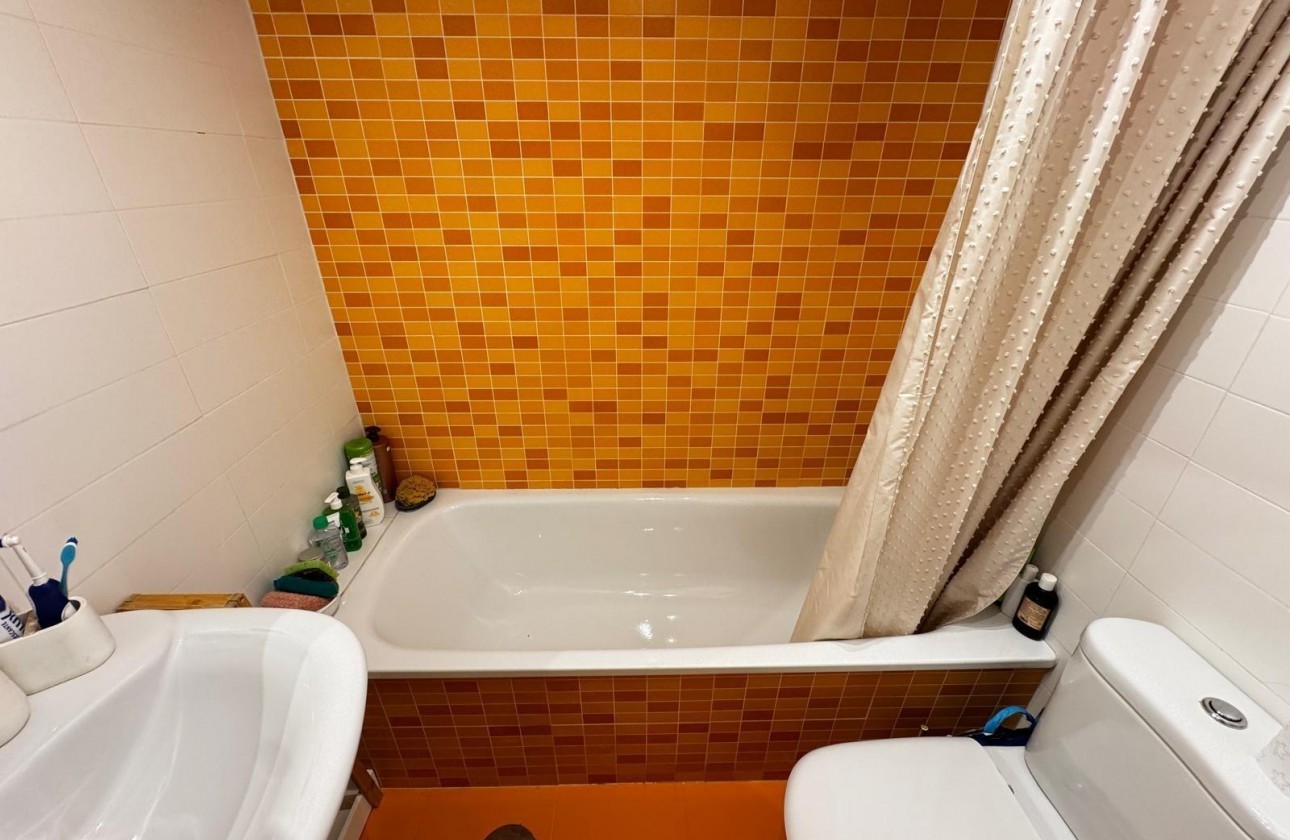 Resale - Apartment / flat - Torrevieja - Playa del Cura
