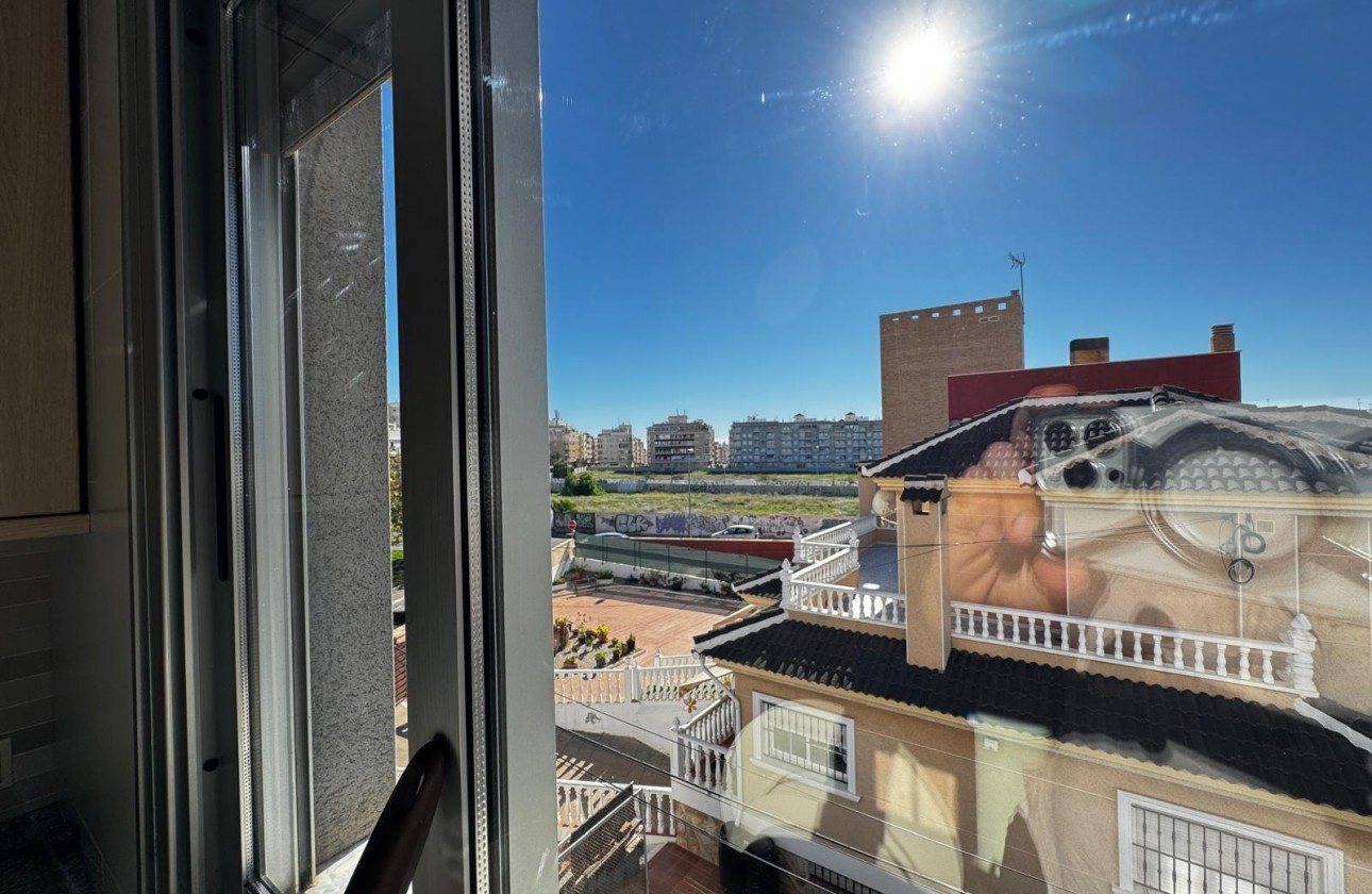 Resale - Apartment / flat - Torrevieja - Playa del Cura