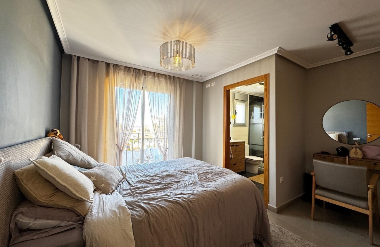 Resale - Apartment / flat - Torrevieja - Playa del Cura