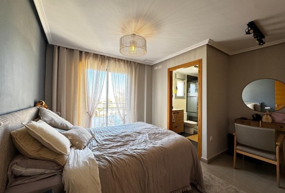 Resale - Apartment / flat - Torrevieja - Playa del Cura