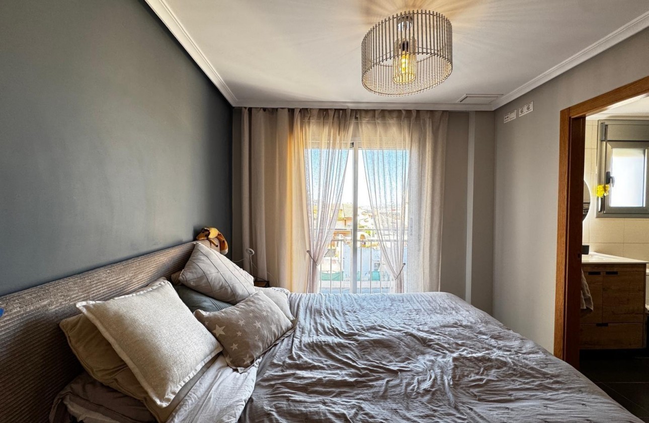 Resale - Apartment / flat - Torrevieja - Playa del Cura