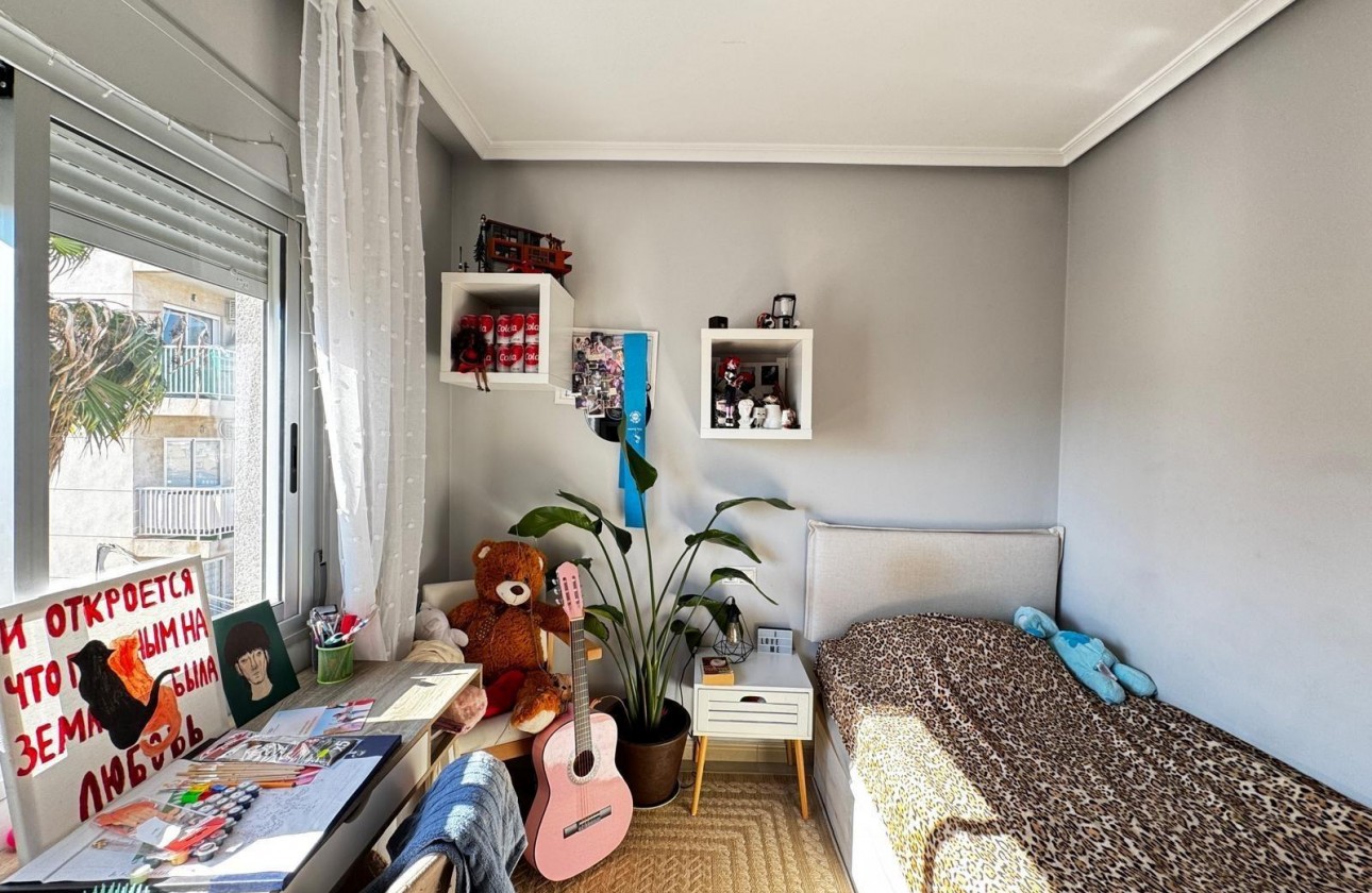 Resale - Apartment / flat - Torrevieja - Playa del Cura