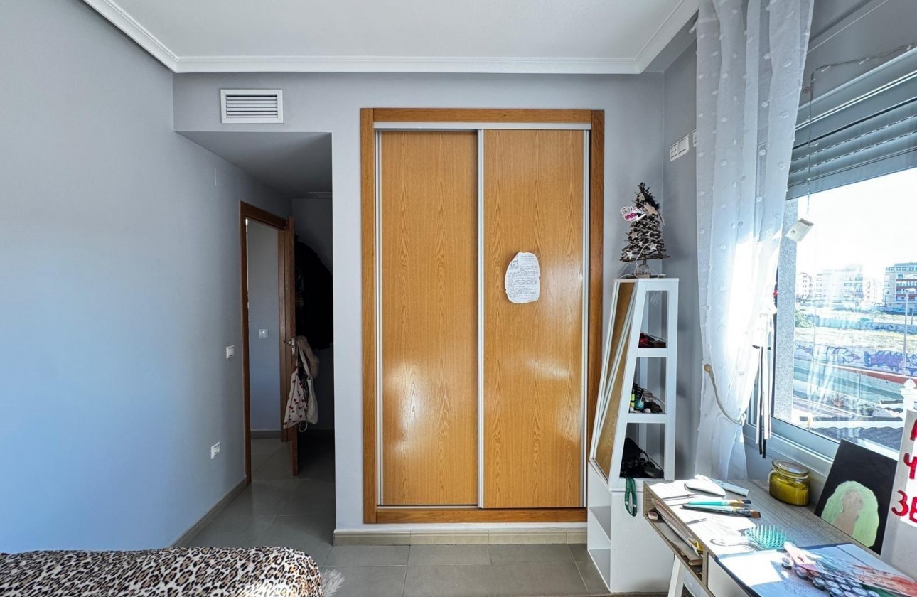 Resale - Apartment / flat - Torrevieja - Playa del Cura