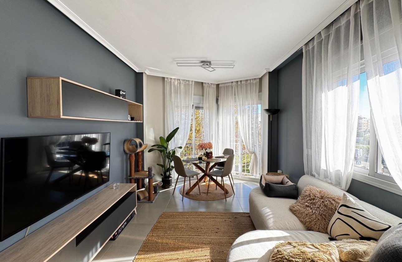 Resale - Apartment / flat - Torrevieja - Playa del Cura