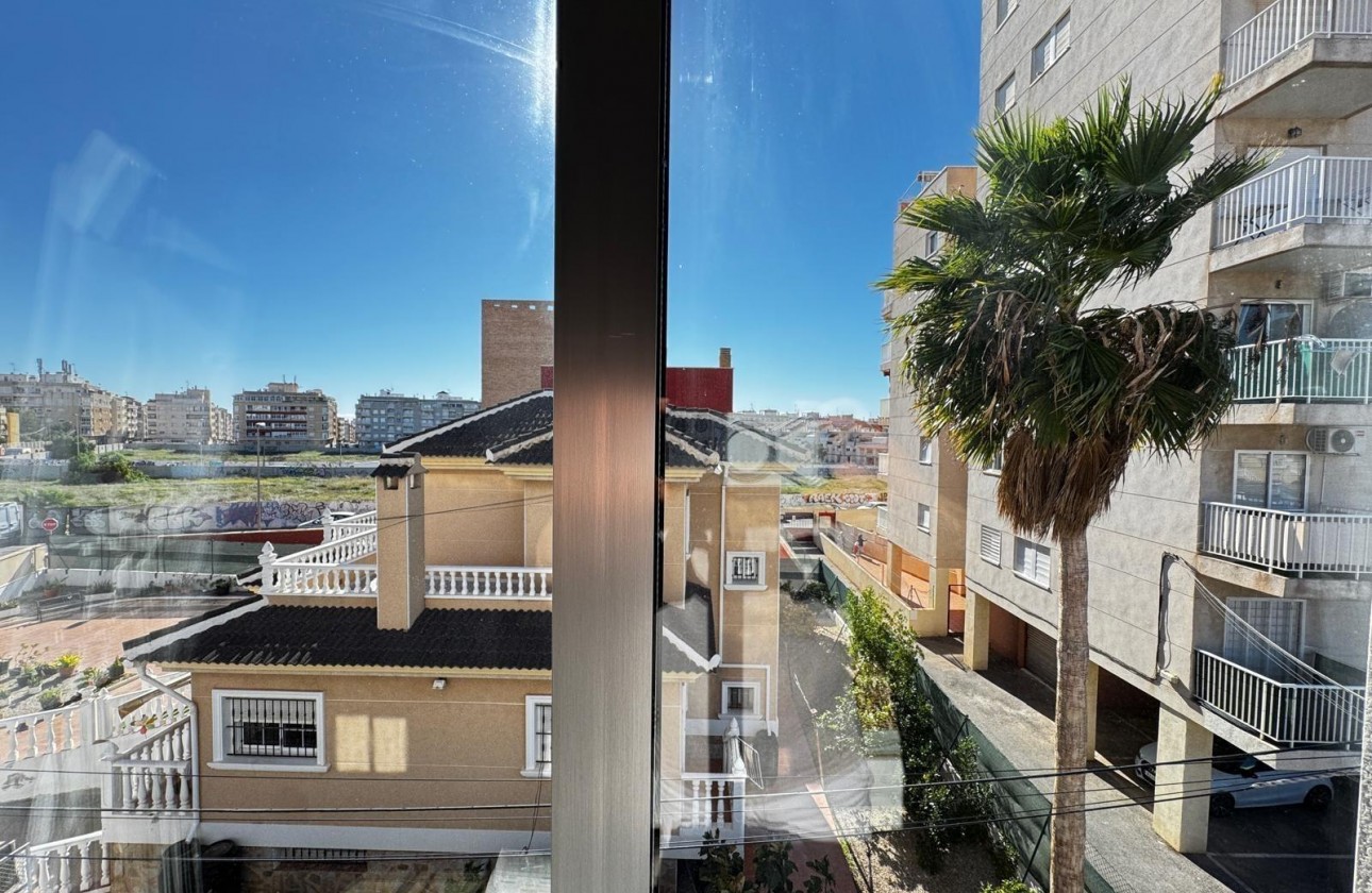 Resale - Apartment / flat - Torrevieja - Playa del Cura