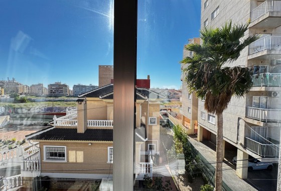 Resale - Apartment / flat - Torrevieja - Playa del Cura