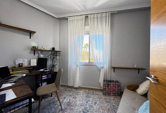 Resale - Apartment / flat - Torrevieja - Playa del Cura