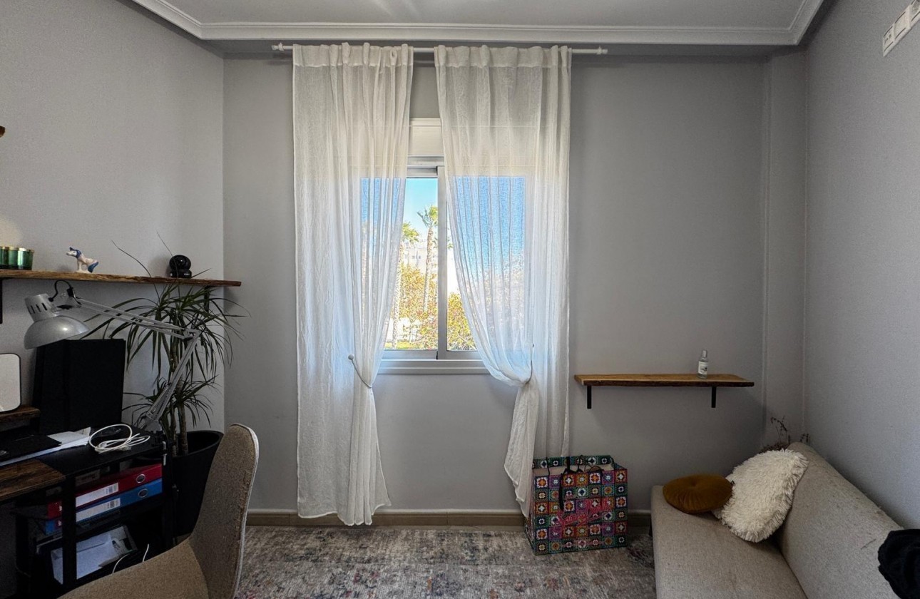 Resale - Apartment / flat - Torrevieja - Playa del Cura