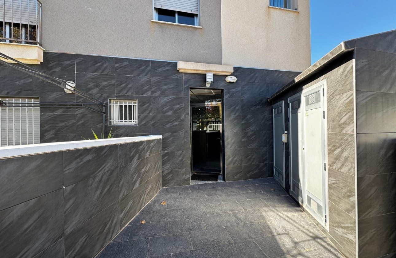 Resale - Apartment / flat - Torrevieja - Playa del Cura