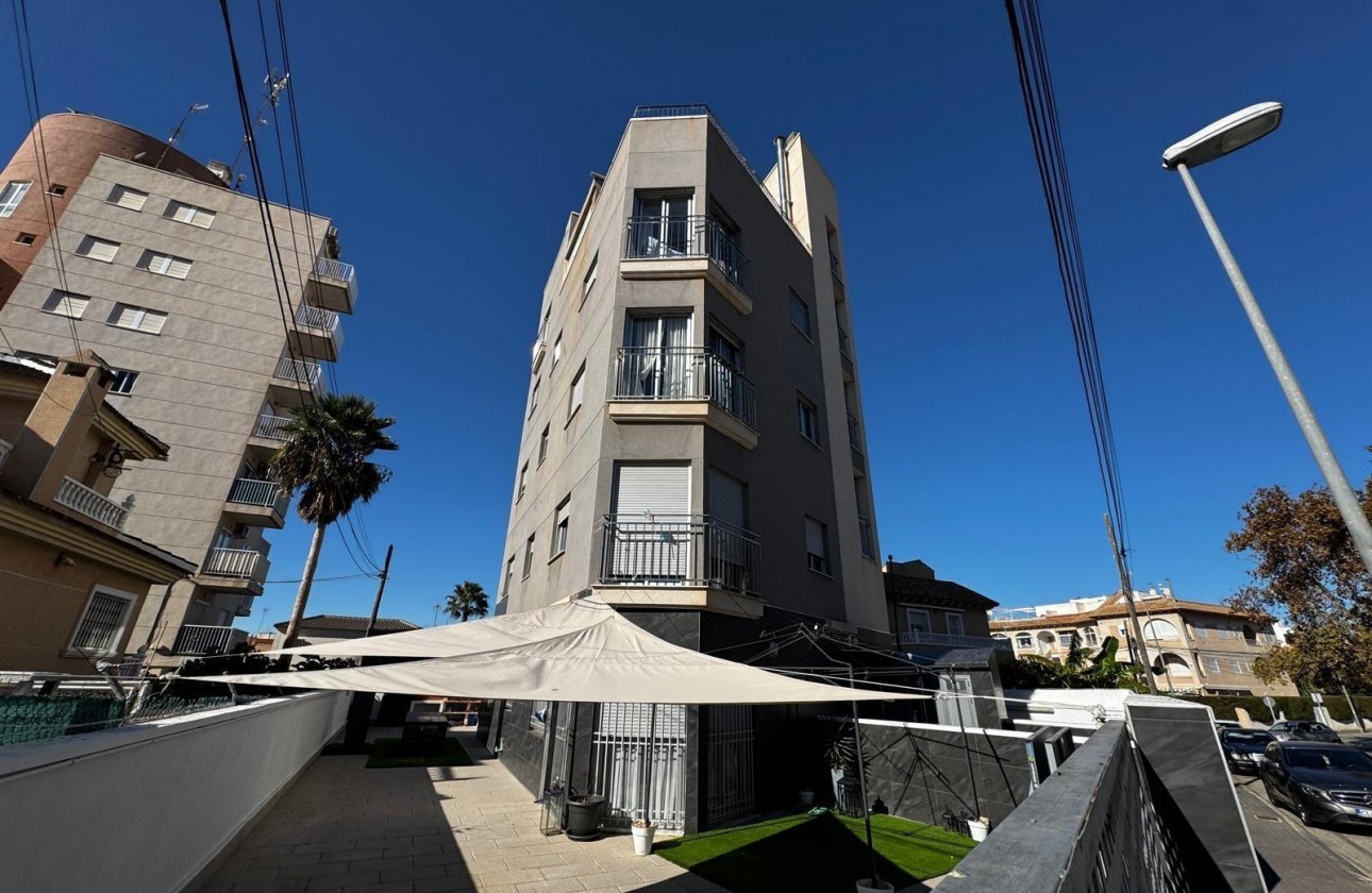 Resale - Apartment / flat - Torrevieja - Playa del Cura