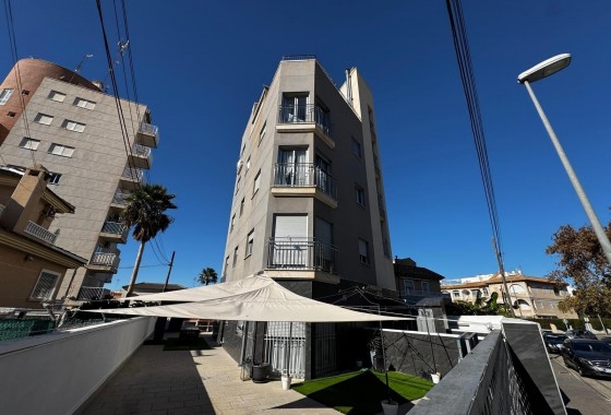 Resale - Apartment / flat - Torrevieja - Playa del Cura