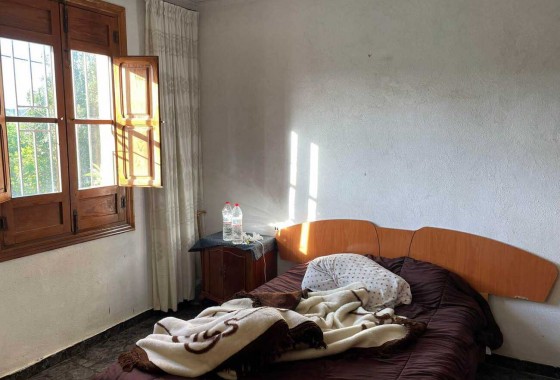 Resale - Country house - Arneva - LOS DESAMPARADOS