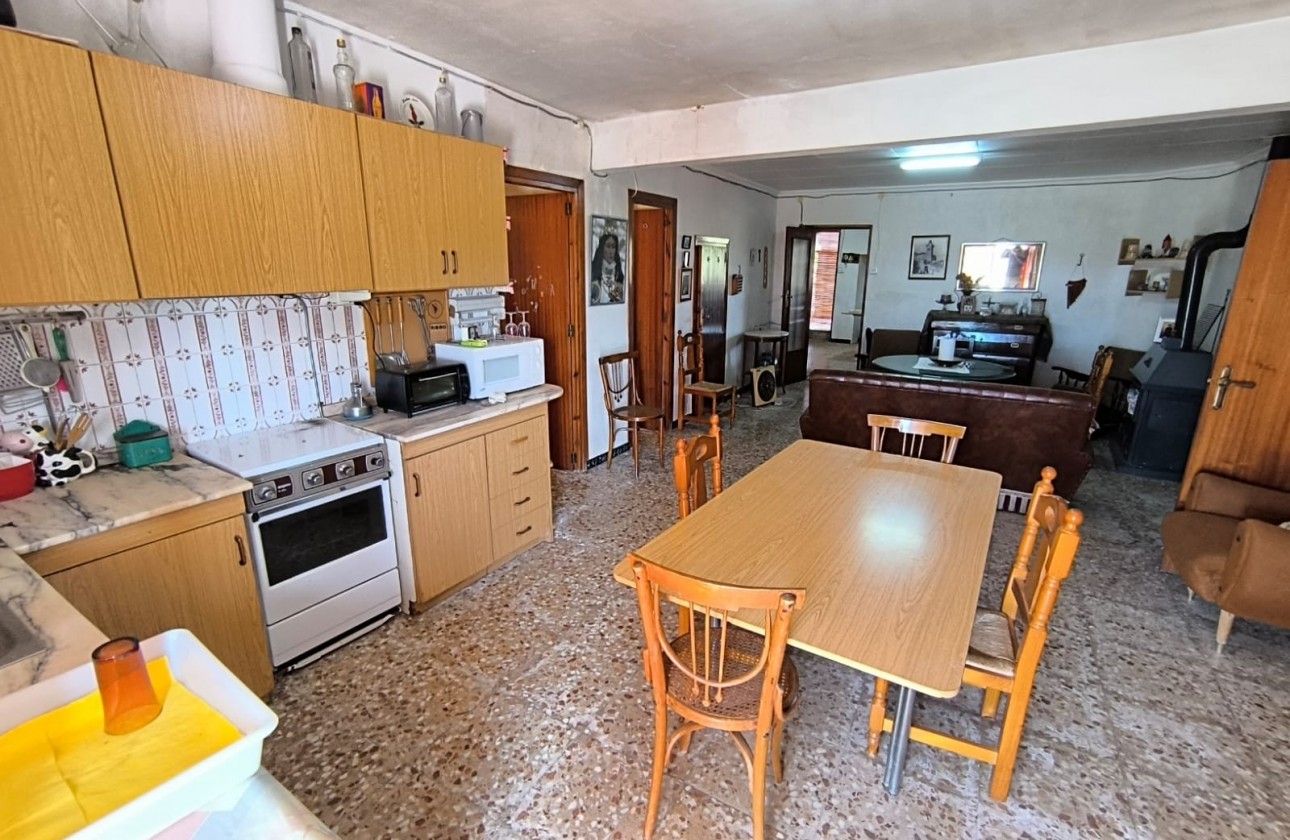 Revente - Property - Yecla - Inland