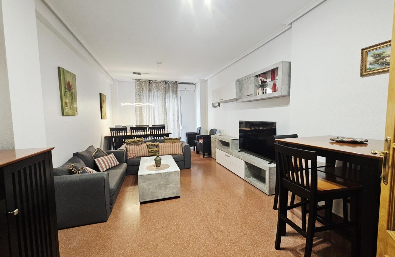 Resale - Apartment / flat - Torrevieja - Estacion de autobuses