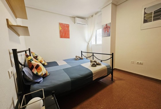 Resale - Apartment / flat - Torrevieja - Estacion de autobuses