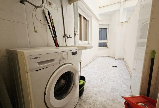 Resale - Apartment / flat - Torrevieja - Estacion de autobuses