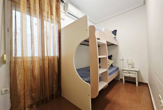Resale - Apartment / flat - Torrevieja - Estacion de autobuses