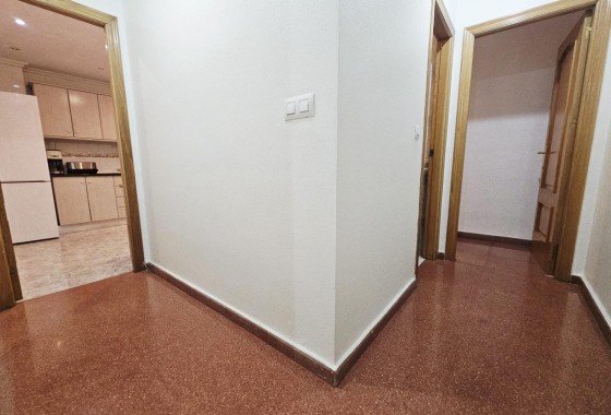 Resale - Apartment / flat - Torrevieja - Estacion de autobuses