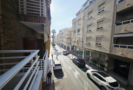Resale - Apartment / flat - Torrevieja - Estacion de autobuses