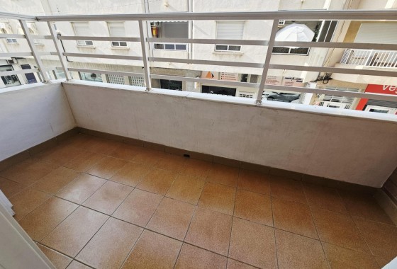Resale - Apartment / flat - Torrevieja - Estacion de autobuses