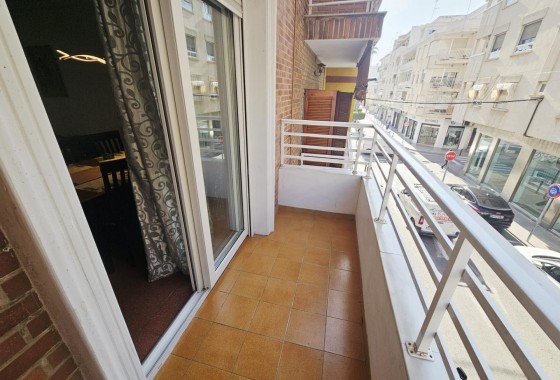 Resale - Apartment / flat - Torrevieja - Estacion de autobuses
